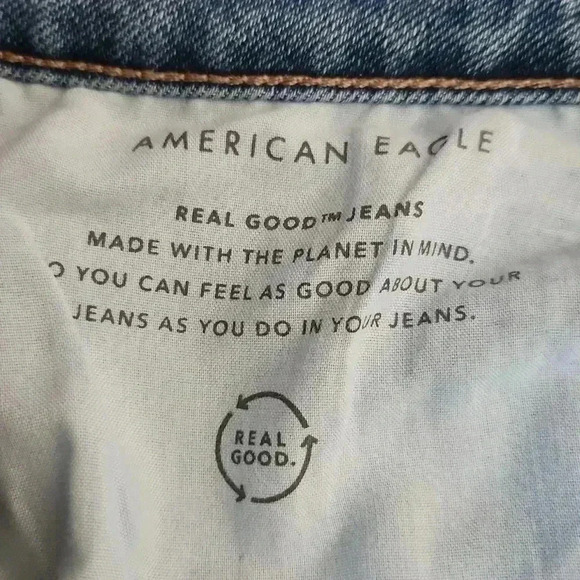 American Eagle Women's *NWOT Mom Distressed Blue Denim Jeans Size 20 - Picture 11 of 12
